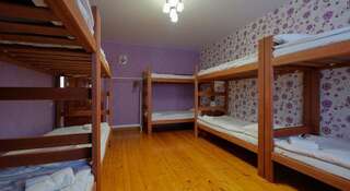 Гостиница Hostel Oazis Томск Кровать в общем 6-местном номере для мужчин и женщин-3
